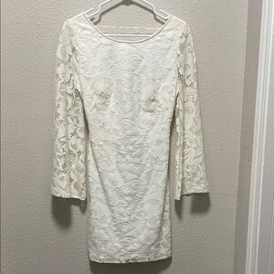 Alexia Admor Cream Lace Long Bell Sleeve Dress